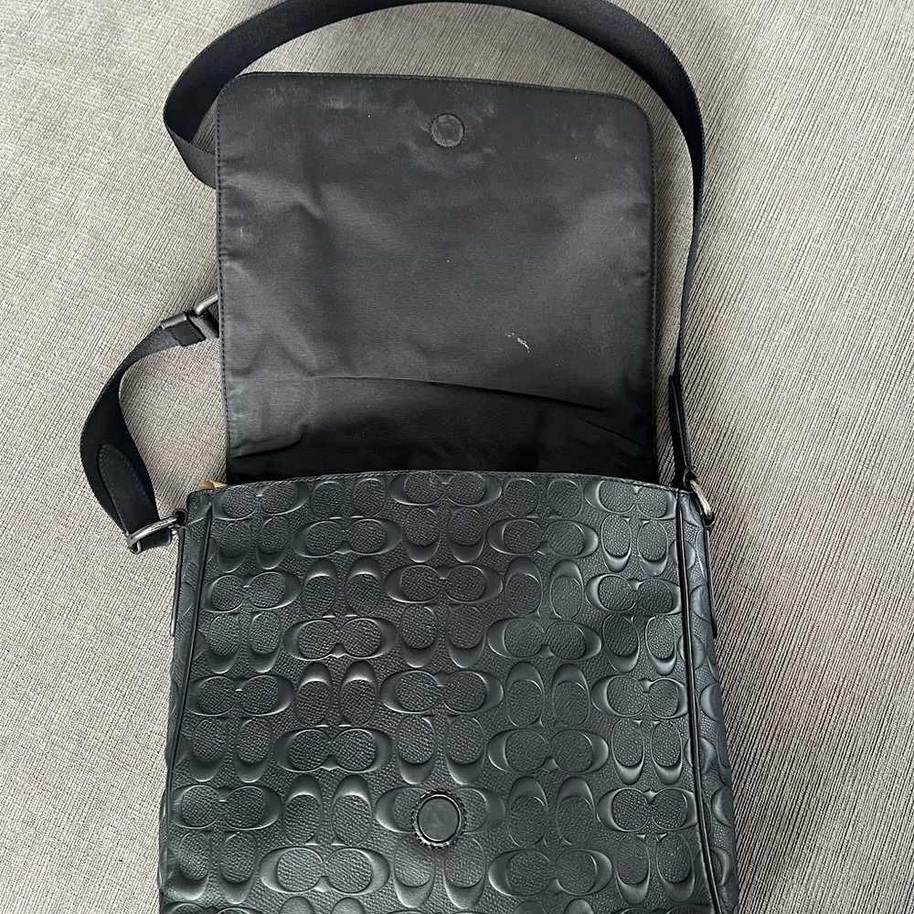 EUC Unisex Coach Houston Map Leather Bag. Black Signature Leather - Wide Strap